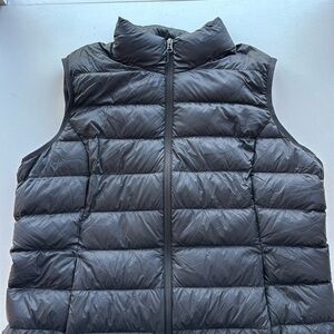 Eddie Bauer Puffer Vest Size XL